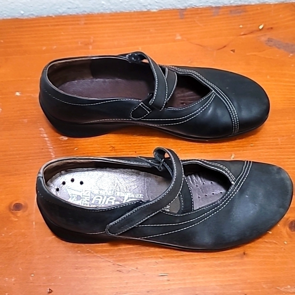 Wolky Mary‎ Jane Shoes Womens 39 Black Leather Comfort Flats Contrast Stitching